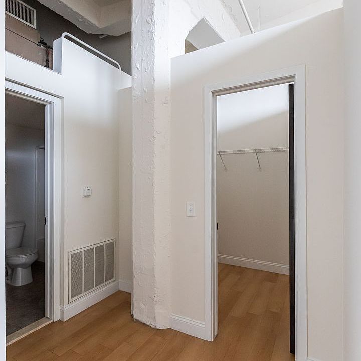4600 Woodward Ave Apt 212, photo 25
