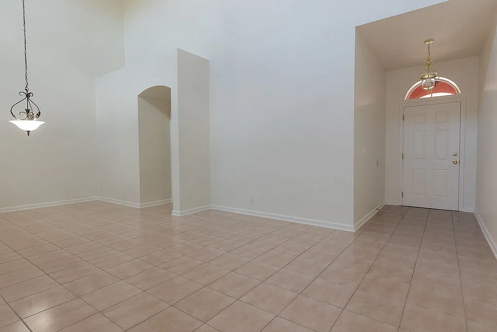 808 Carlyle Lane - P! - 1 — Photo 4