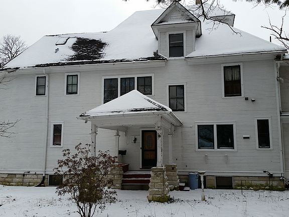 4th image of 114 S Stough St