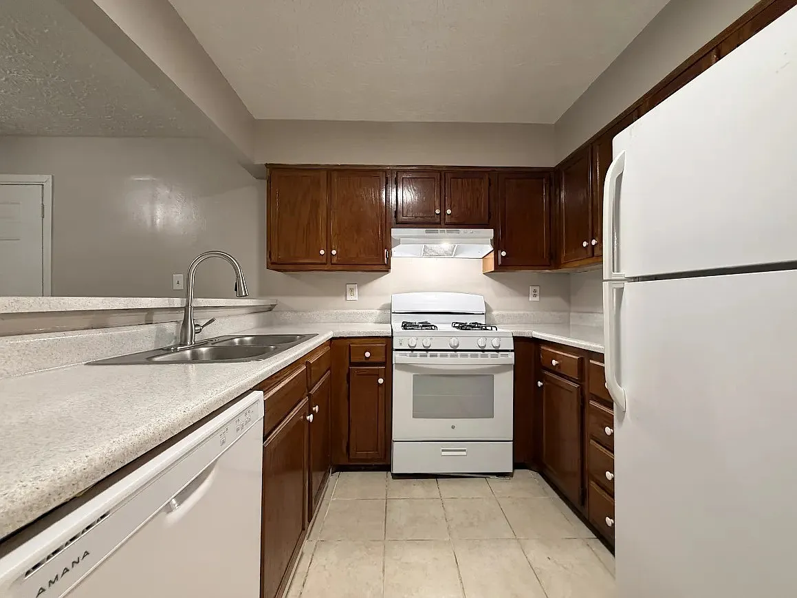 2 bed, $1,190 — Photo 2
