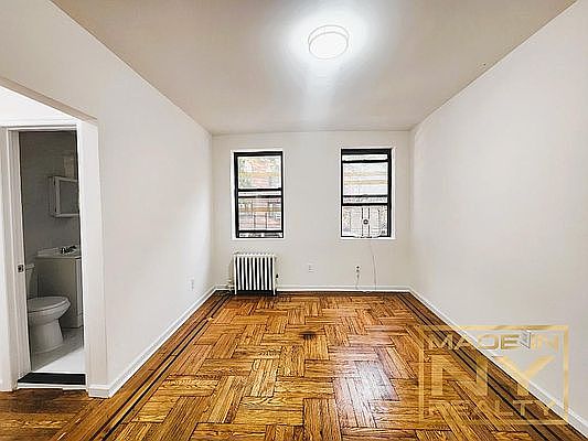 4th image of 61-40 Saunders St APT D6