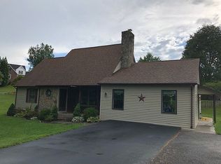 188 Four Apple Ave, Chilhowie, VA 24319