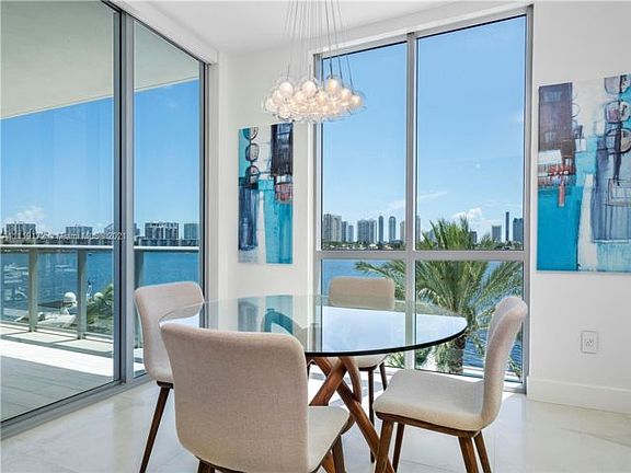 4th image of 1711 Biscayne Blvd #309