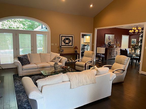 5th image of 4315 Spring Bank Dr