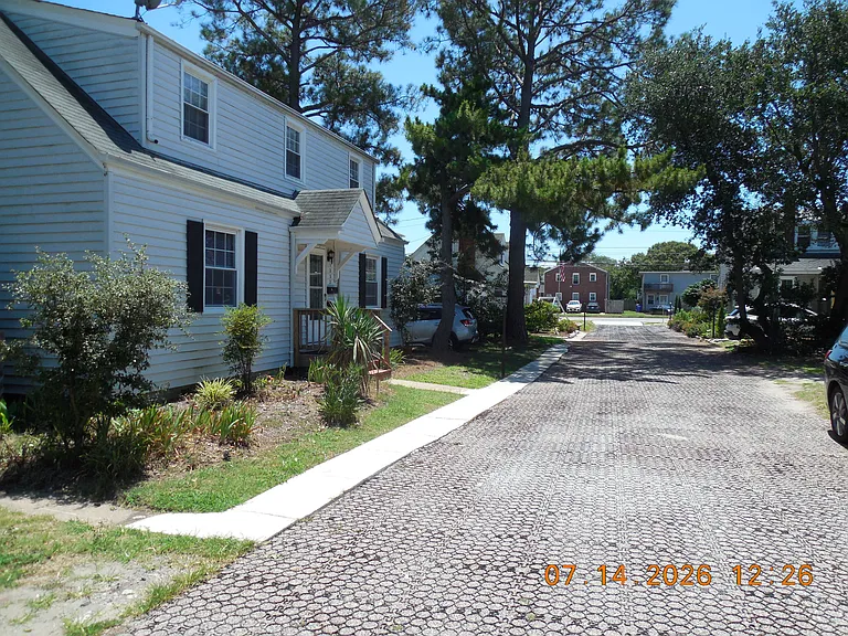 1232 W Ocean View Ave #B — Photo 3
