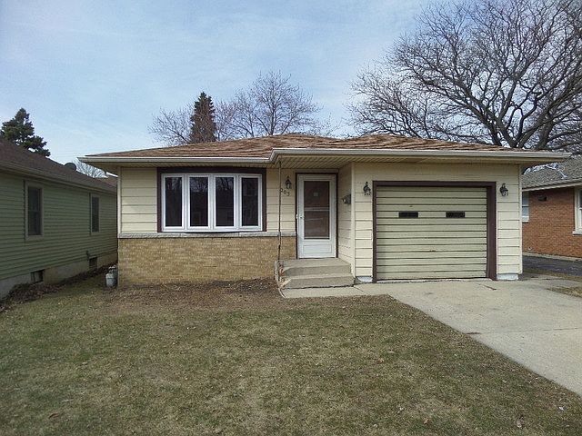 1st image of 203 Park Dr