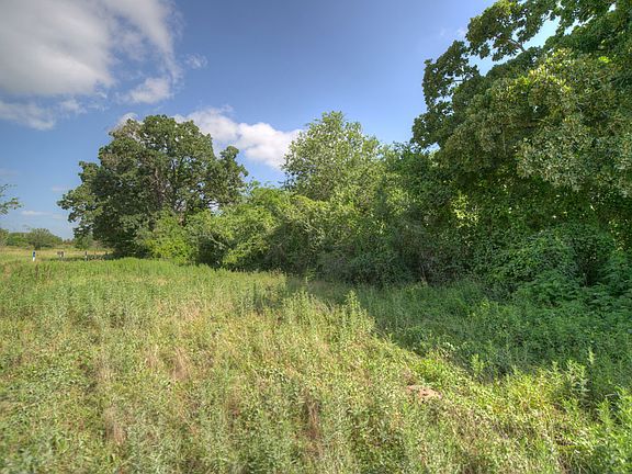 4th image of 10151 Woodview Dr