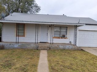 112 S Wilhelm Ave, Stinnett, TX 79083