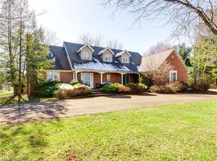 2300 Anthony Dr, Akron, OH