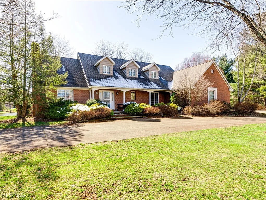 2300 Anthony Dr photo 1