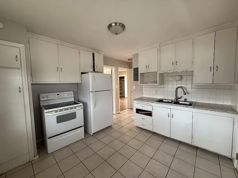 1238 E Crystal Ave — Photo 1