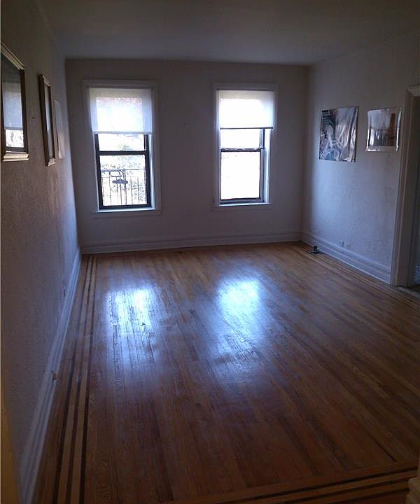 2nd image of 4414 Cayuga Ave APT 4A