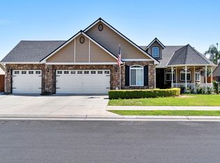 564 W Lester Ave, Clovis, CA