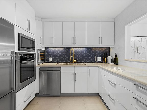 4th image of 1228 West Ave APT 704