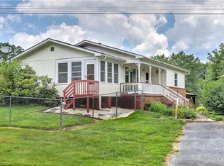 466 Forest St, Mars Hill, NC 28754