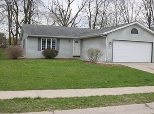 311 Saint Kilian Pkwy, Hartford, WI 53027