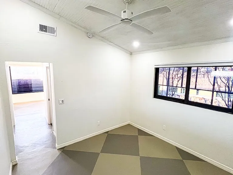 1606 N Stanton St #6 — Photo 1