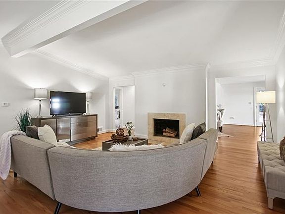 4th image of 1930 Wildwood Pl NE