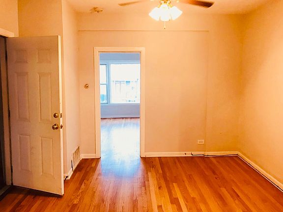 4th image of 3819 W Diversey Ave #2