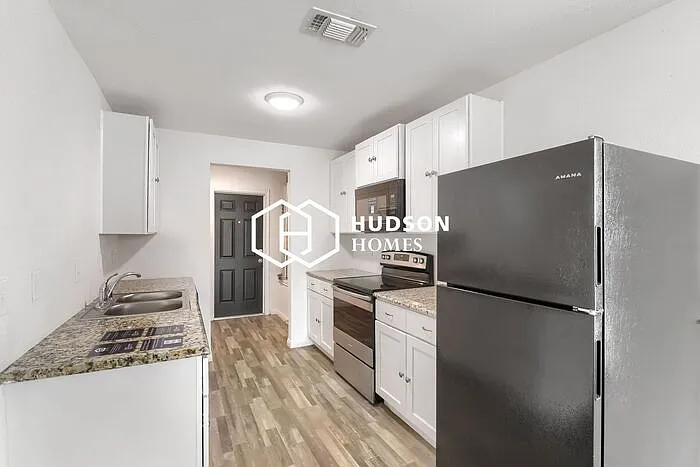 2946 Field St — Photo 5