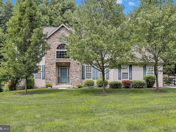 13 Timothy Leo Ct, Fleetwood, PA 19522