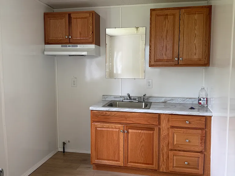 618 Soles St — Photo 3