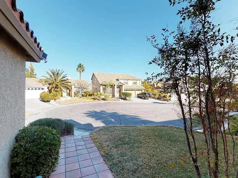 8805 Claystone Ct — Photo 55