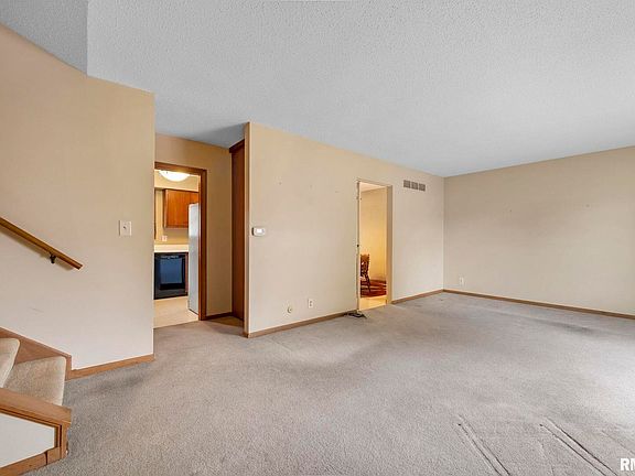 3rd image of 2238 N Thornwood Ave