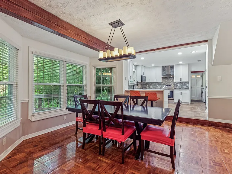 5210 River Park Villas Dr — Photo 16