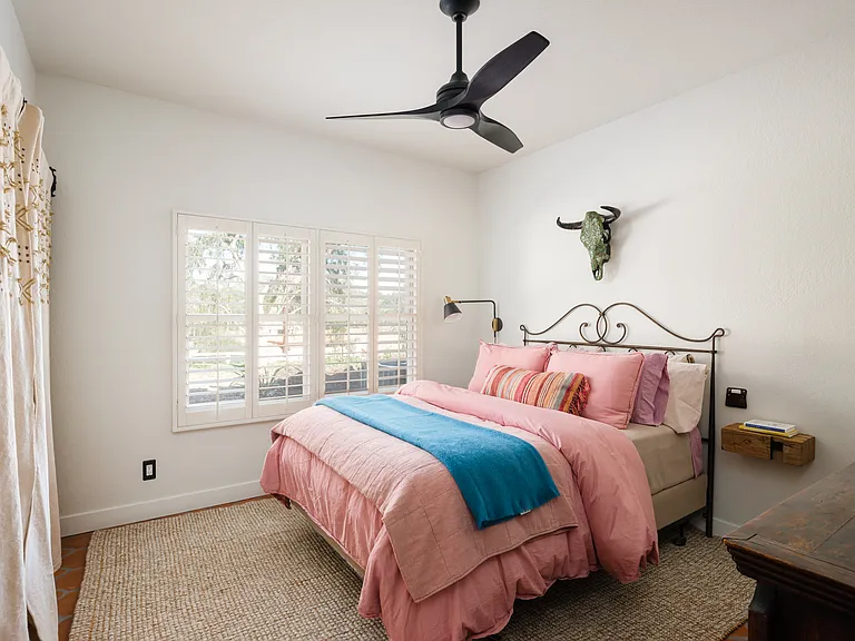 Country Rose Cir — Photo 15