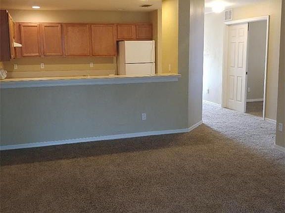 3rd image of 1105 Ivan Ave S