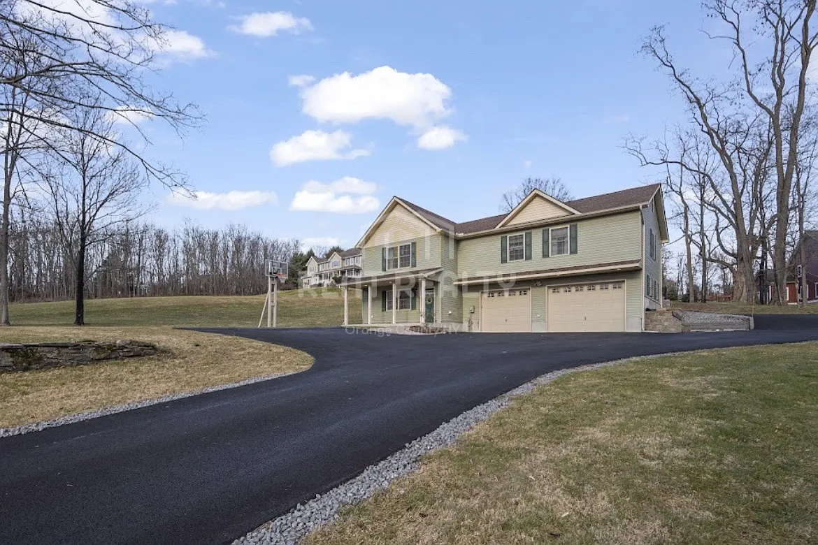 4 bed, $4,400 — Photo 2