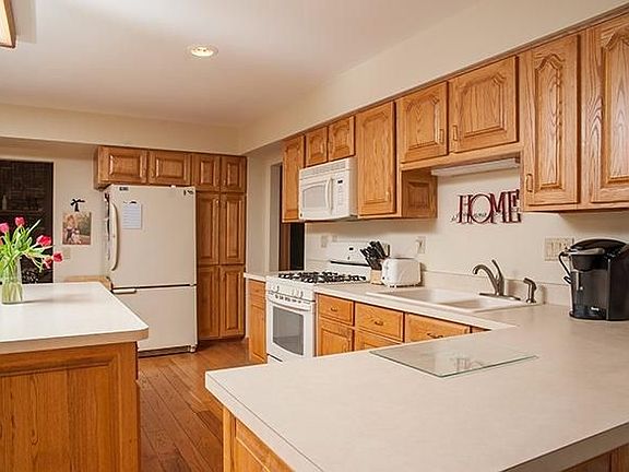 5th image of 8854 Dawson Country Ln
