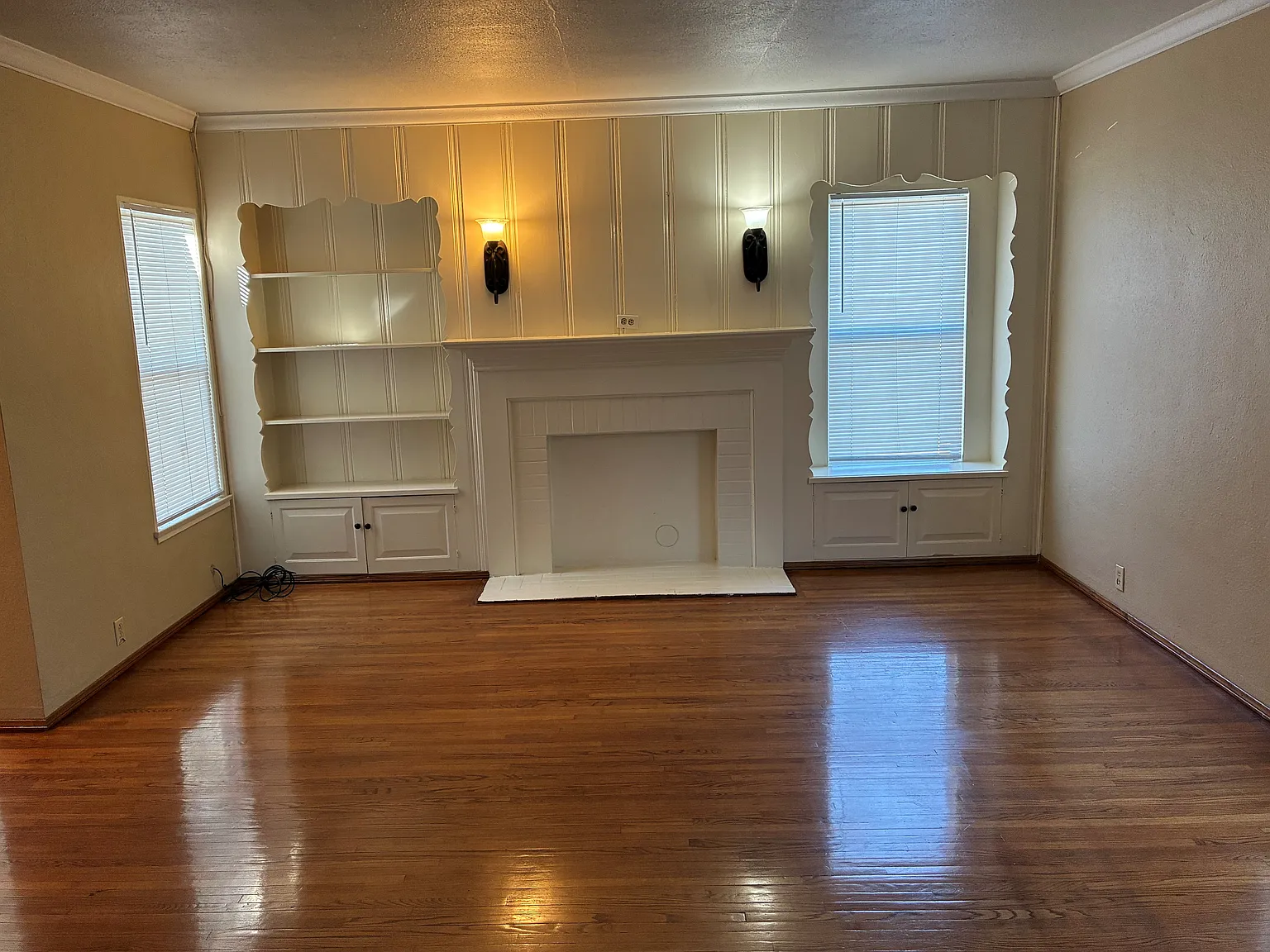 2 bed, 1100 sqft, $2,600 — Photo 1