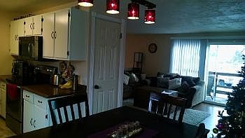 2nd image of 17 Russell Park W