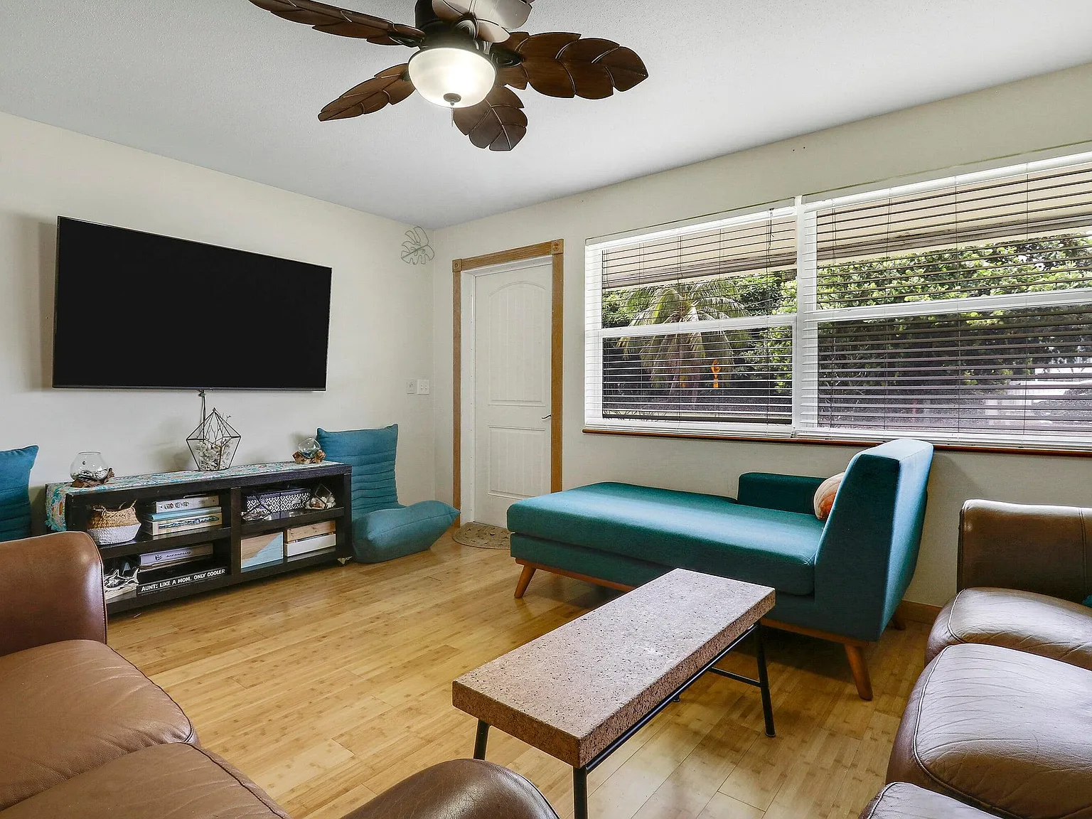 2 bed, 750 sqft, $2,400 — Photo 2