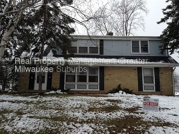1st image of 1800 Manhattan Dr