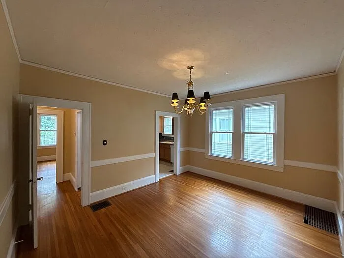 420 N Laurel Ave — Photo 5