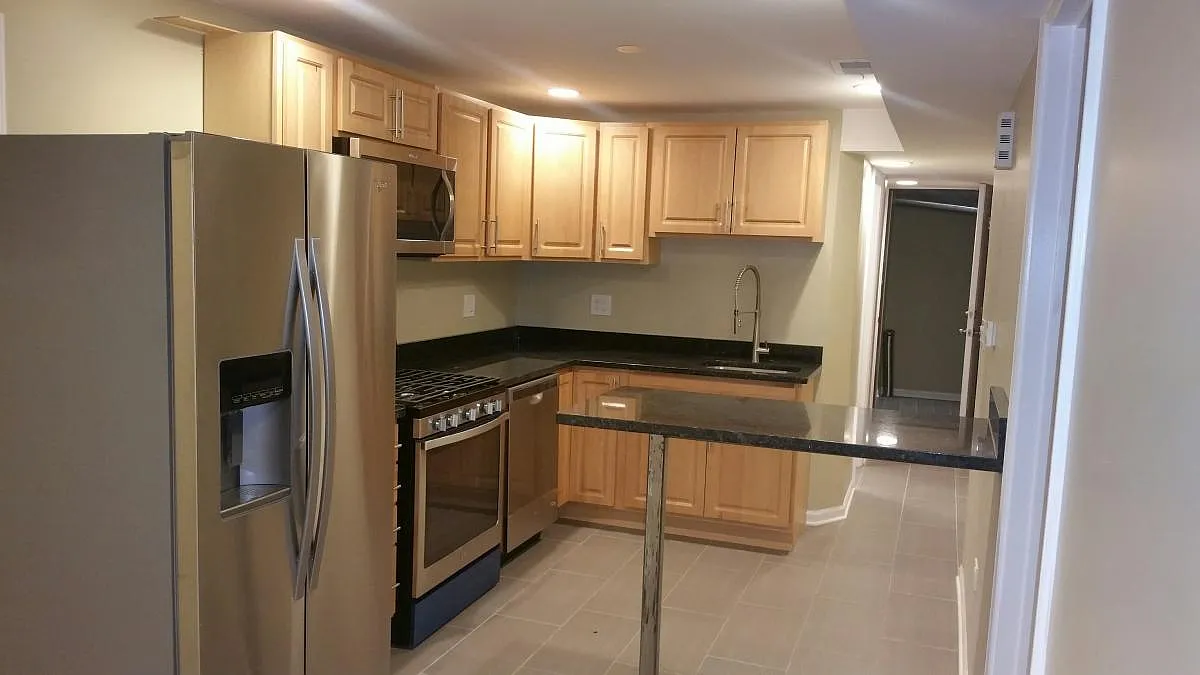 2 bed, 1200 sqft, $1,800 — Photo 2