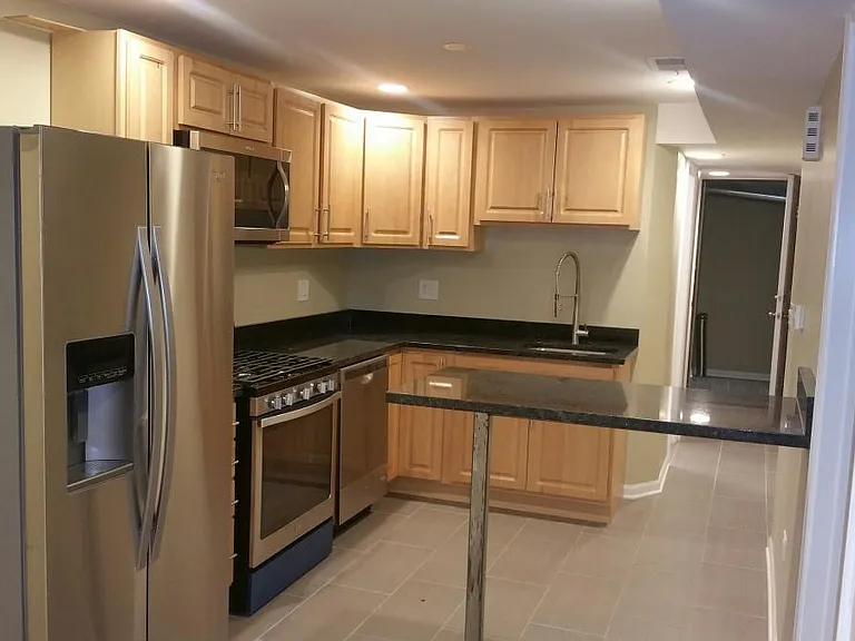 2150 N Kenneth Ave — Photo 2