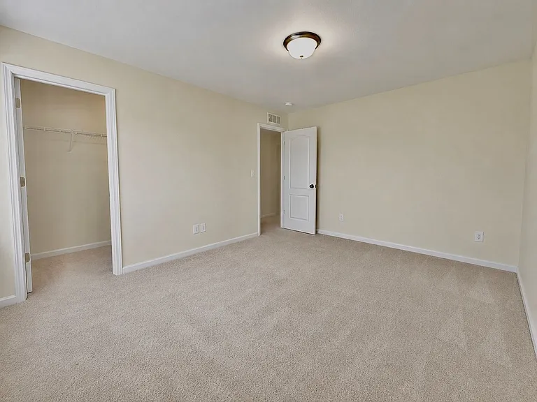 1034 Autumn Crest Ln — Photo 24