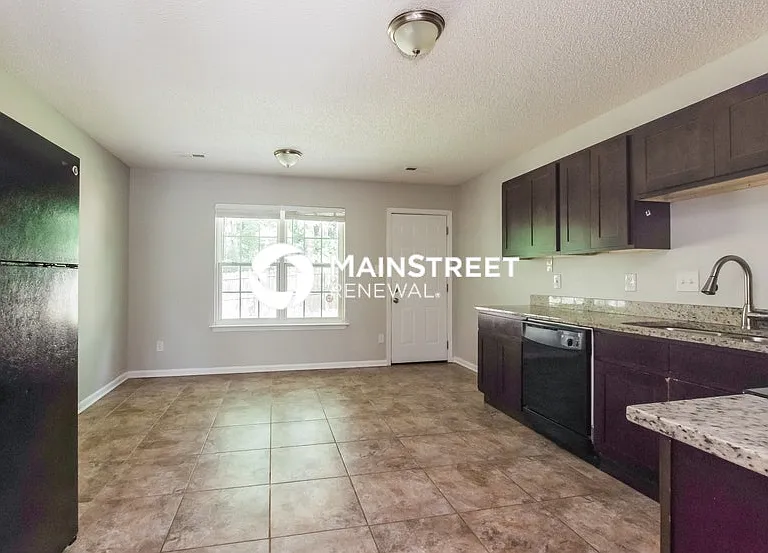 5425 Howard St — Photo 4