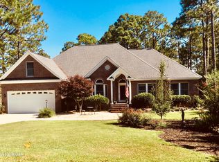 135 Sutton Dr, Cape Carteret, NC 28584