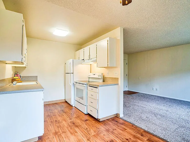 Maple Terrace Apartments — Photo 17