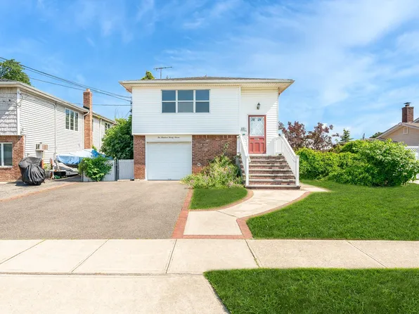 227 N Walnut Street, Massapequa, NY 11758