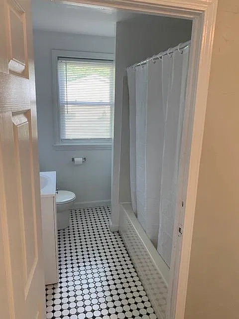 3 bed, 1.5 bath, 1700 sqft, $2,300 — Photo 4