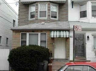 7105 71st St, Glendale, NY 11385