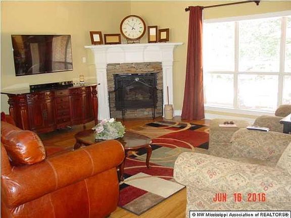 3rd image of 7509 Dunn Ln E