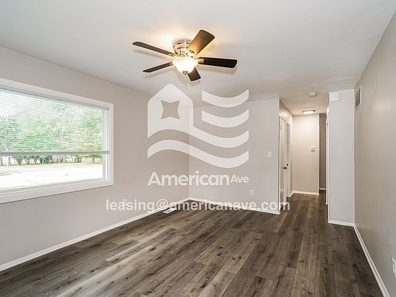 852732_003_living_room_13938043.jpg