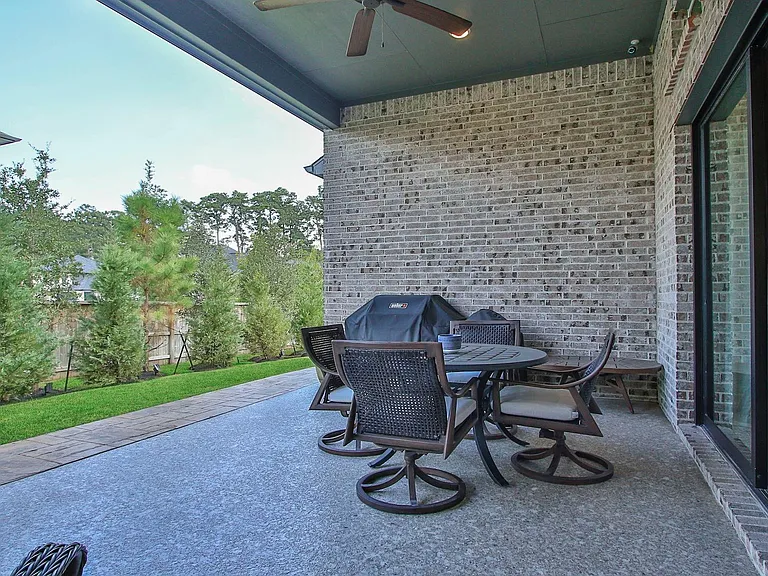 902 Falcon Hollow Ln — Photo 38